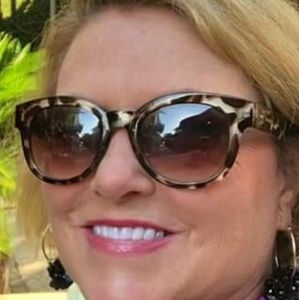 Meet your Posher, Libby